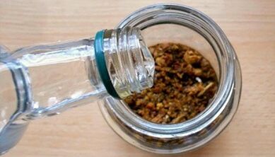 propolis me te honi hei whakanui ake i te kaha